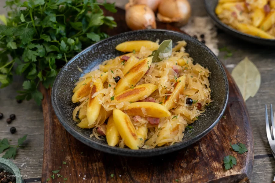 Sauerkraut mit Schupfnudeln