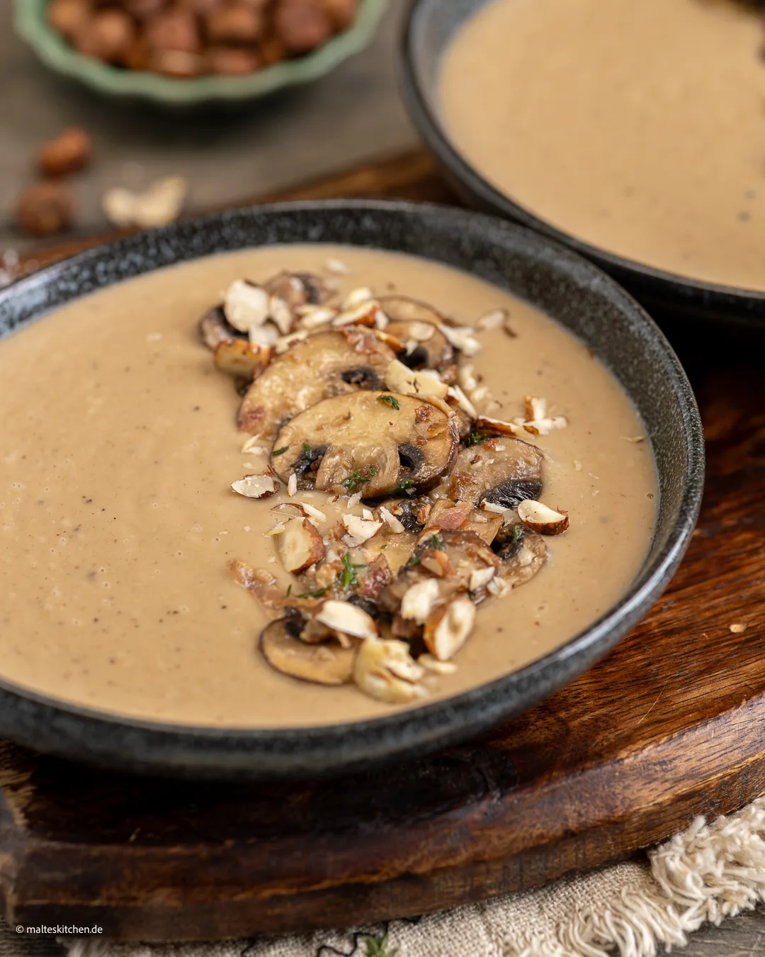 Cremige Suppe mit Maronen und Champignons.