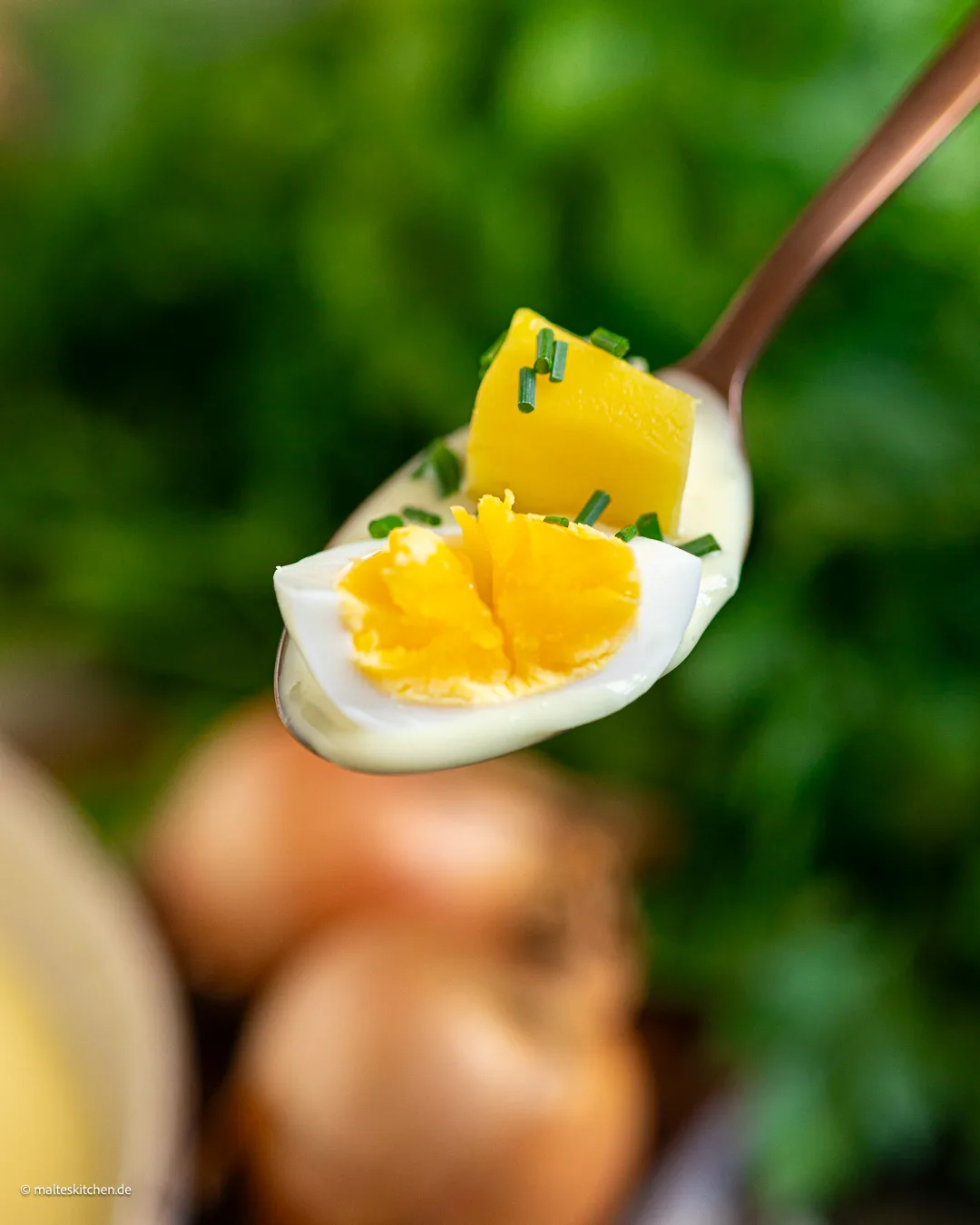 Omas Eier in Senfsoße mit Kartoffeln