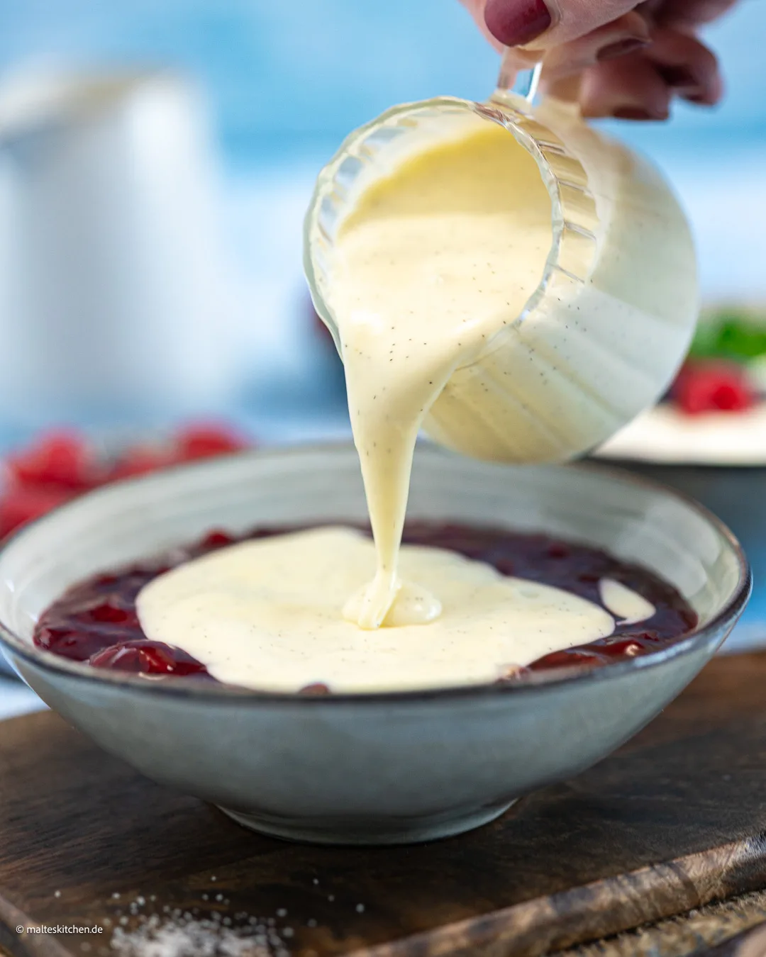 Selbstgemachte Vanillesoße.