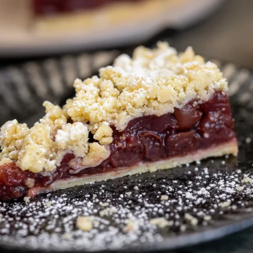 Saftiger Kirsch-Streuselkuchen nach dem Rezept meiner Mama.