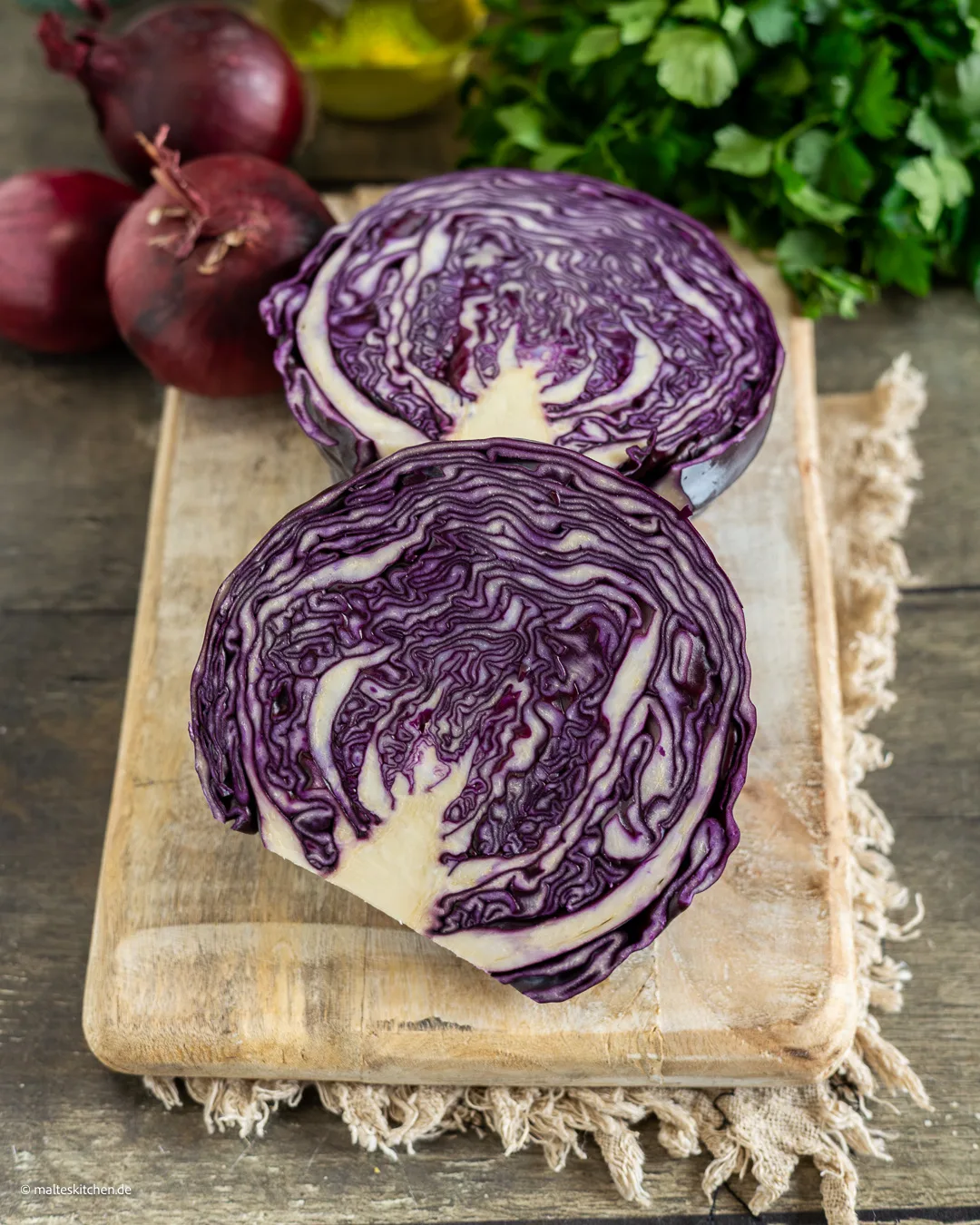 Rotkohl für den Salat.
