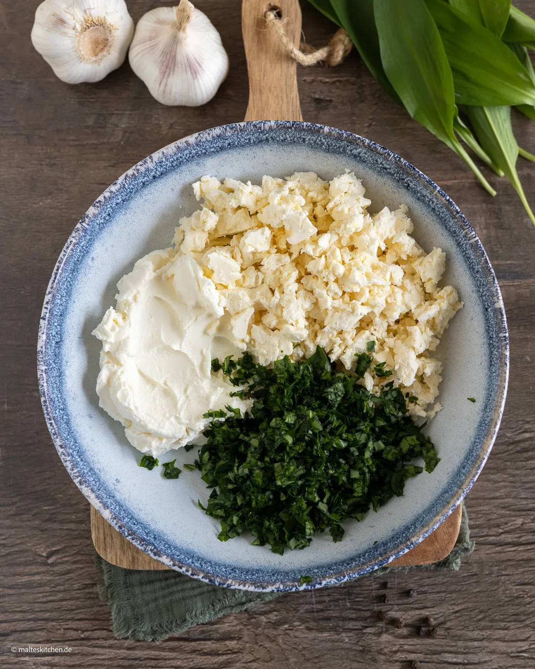 Zutaten Frischkäse-Bällchen.