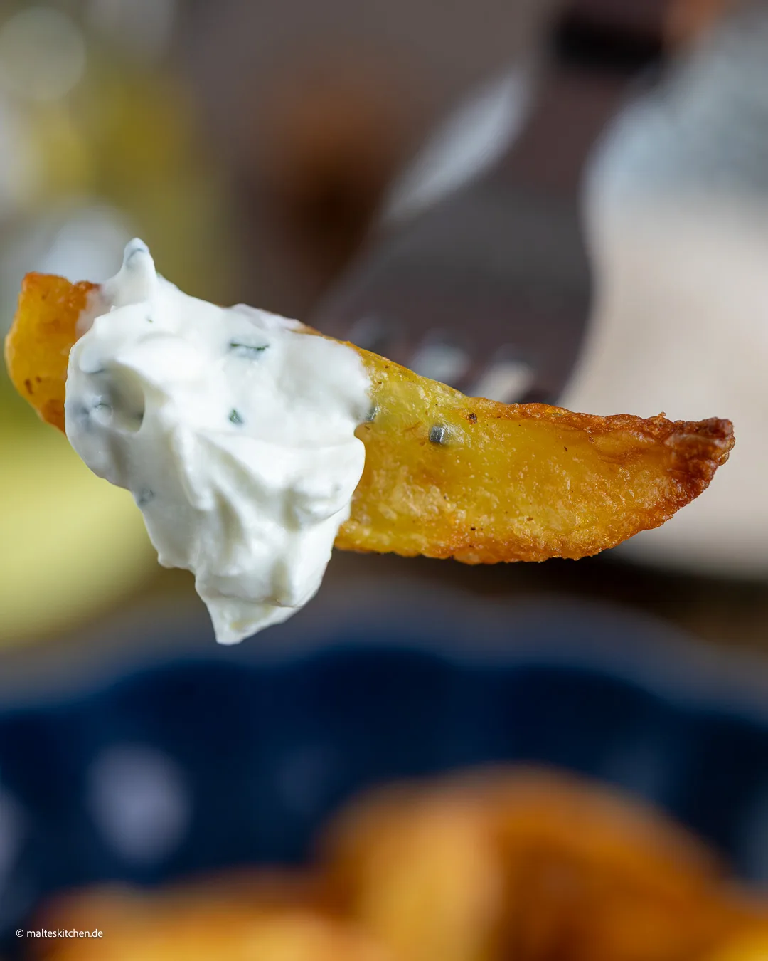 Kartoffelecken mit Sour Cream aus der Heißluftfritteuse.