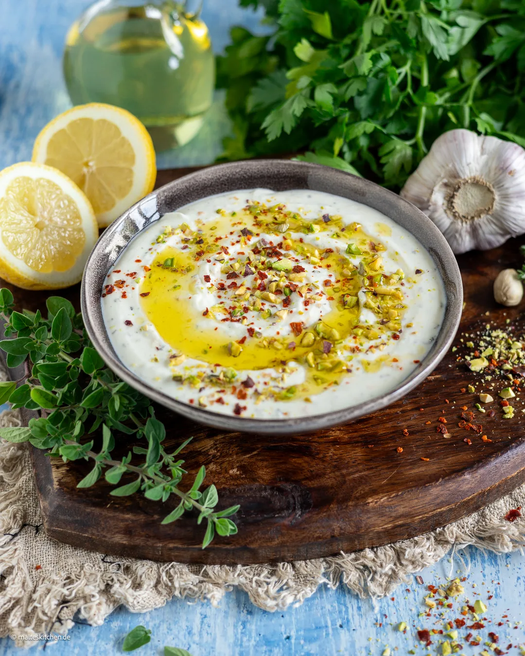 Pikant, süß und salzig - cremiger Feta-Dip!