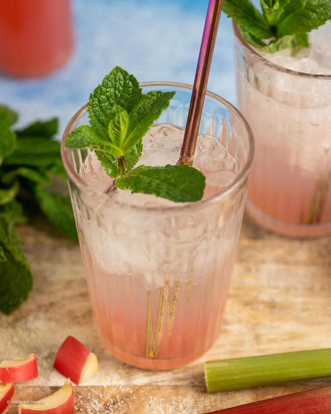 Rhabarberschorle aus Rhabarbersirup