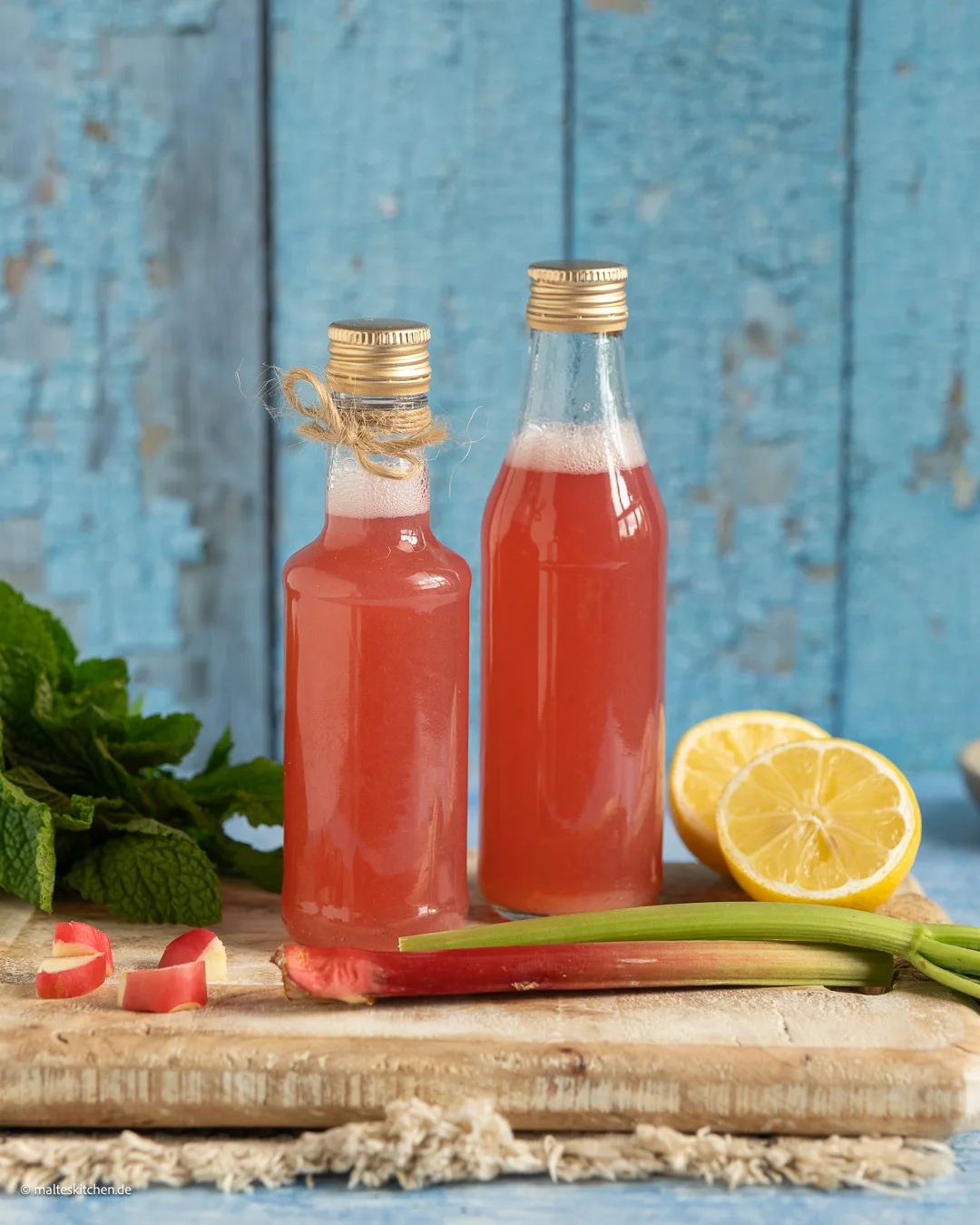 Rhabarbersirup mit Zitrone