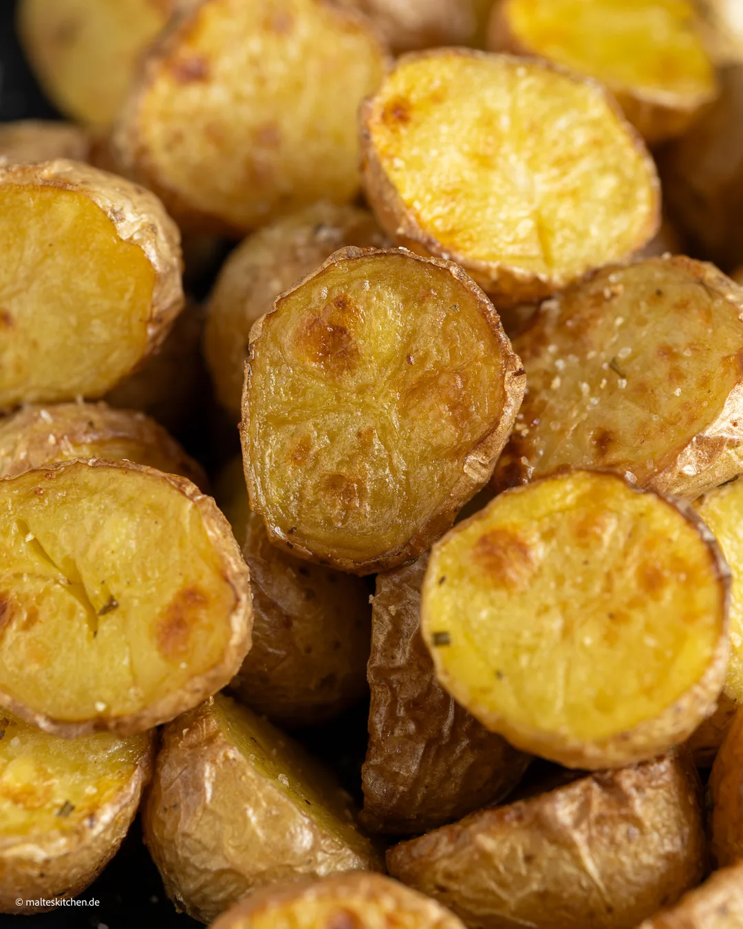 Knusprig und lecker - Rosmarinkartoffeln.