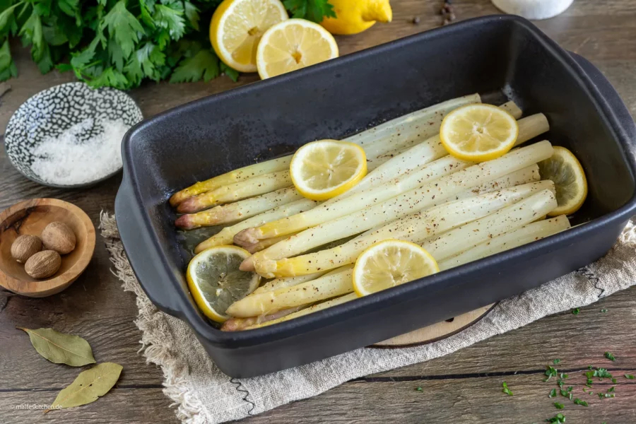 Leckerer Spargel aus dem Backofen.
