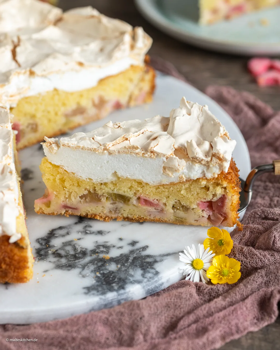 Omas Rhabarberkuchen mit Baiser