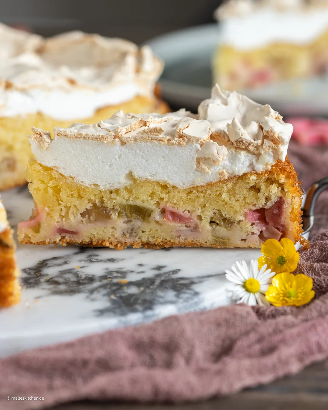 Rhabarberkuchen mit Baiser nach Omas Rezept
