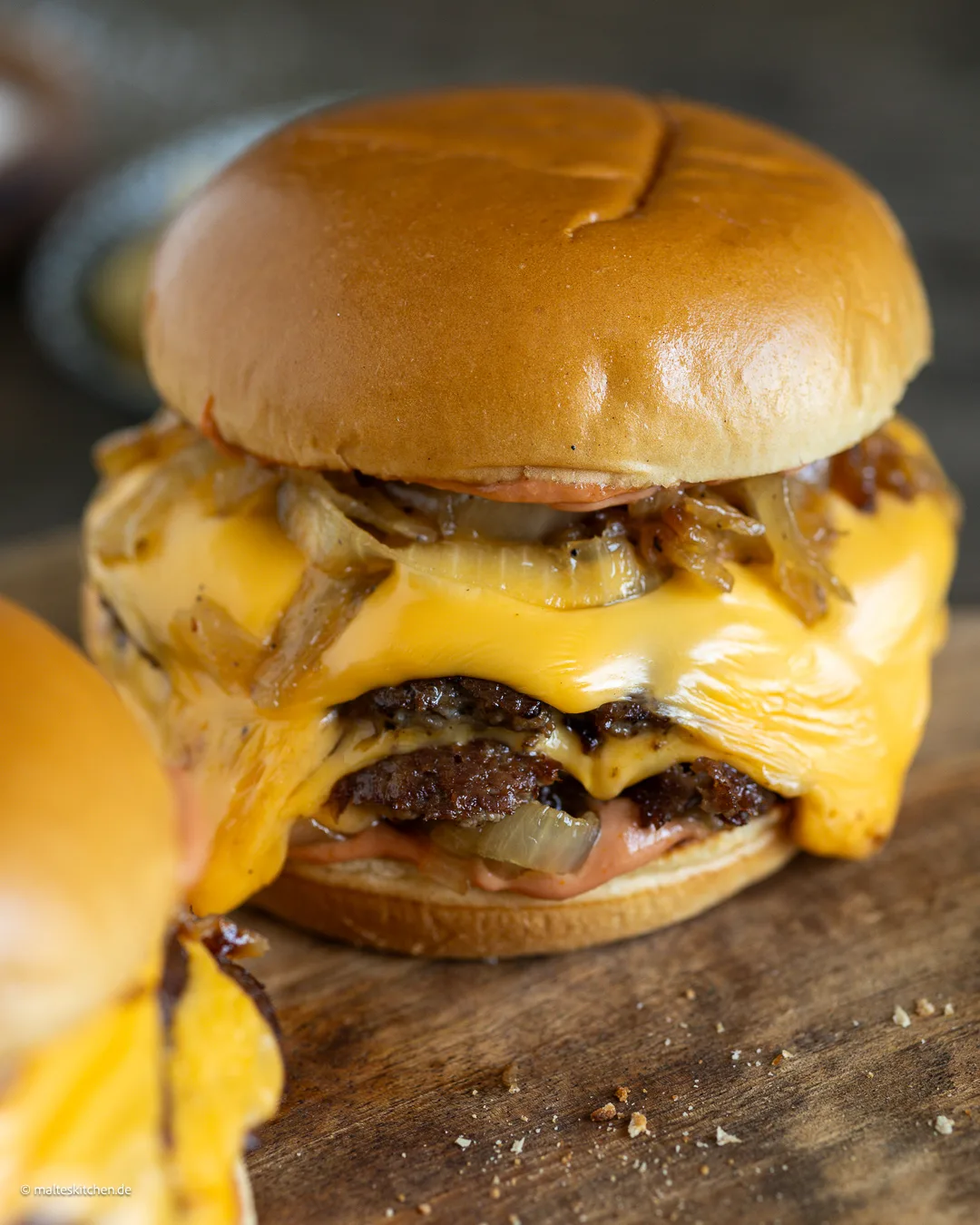 Smashed Burger mit Cheese.