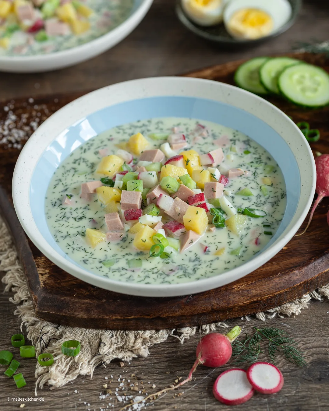 Russische Okroschka Suppe