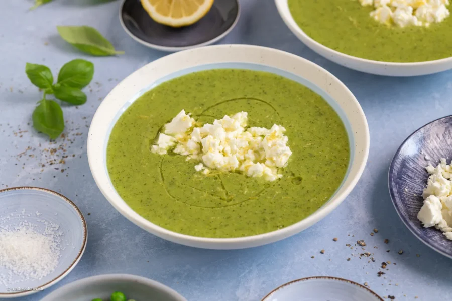 Zucchini-Erbsen-Suppe nach Yotam Ottolenghi