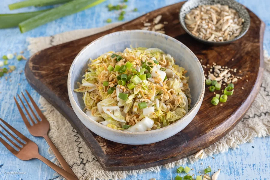 Yum Yum Salat mit Chinakohl