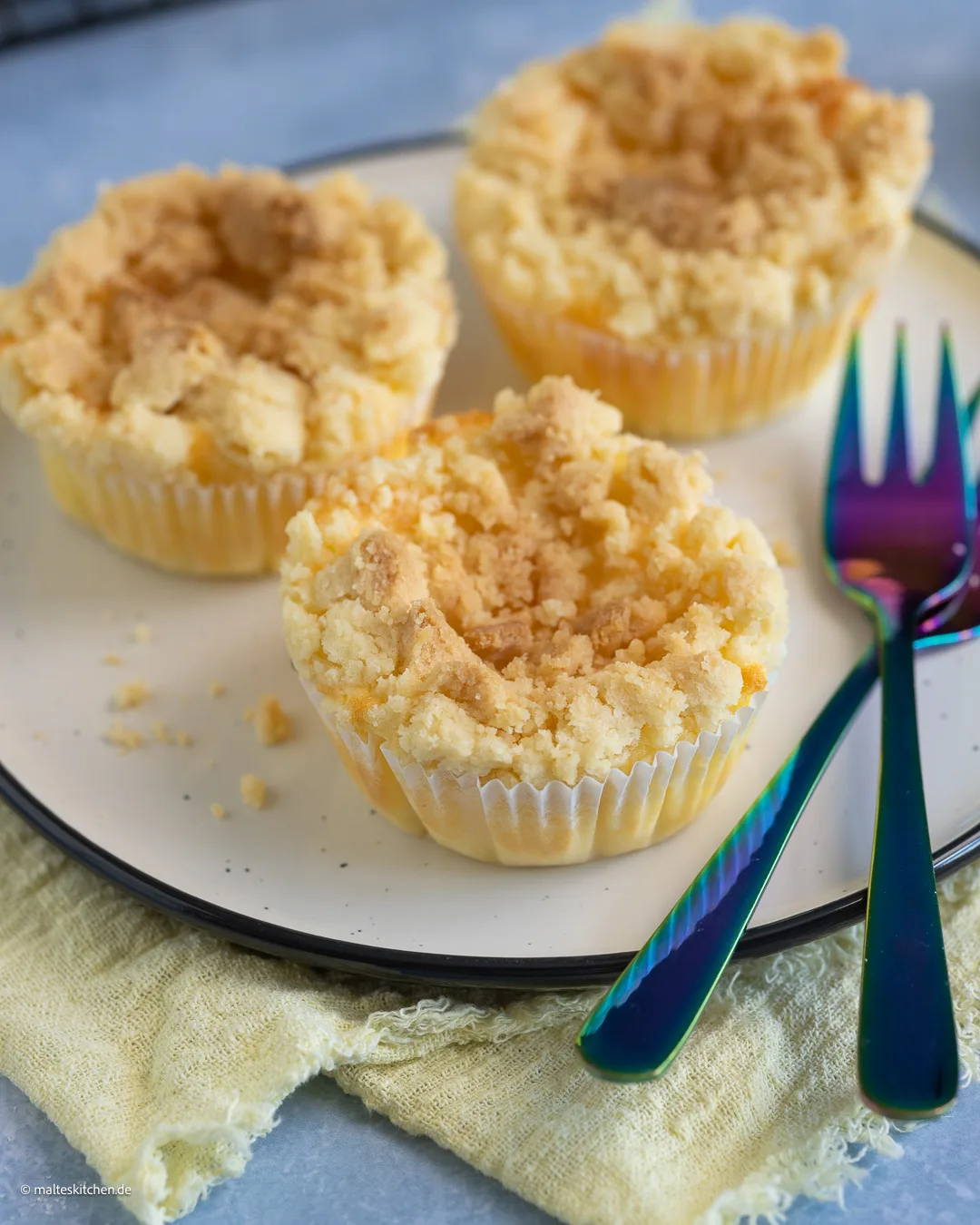 Käsekuchen-Muffins mit Streuseln