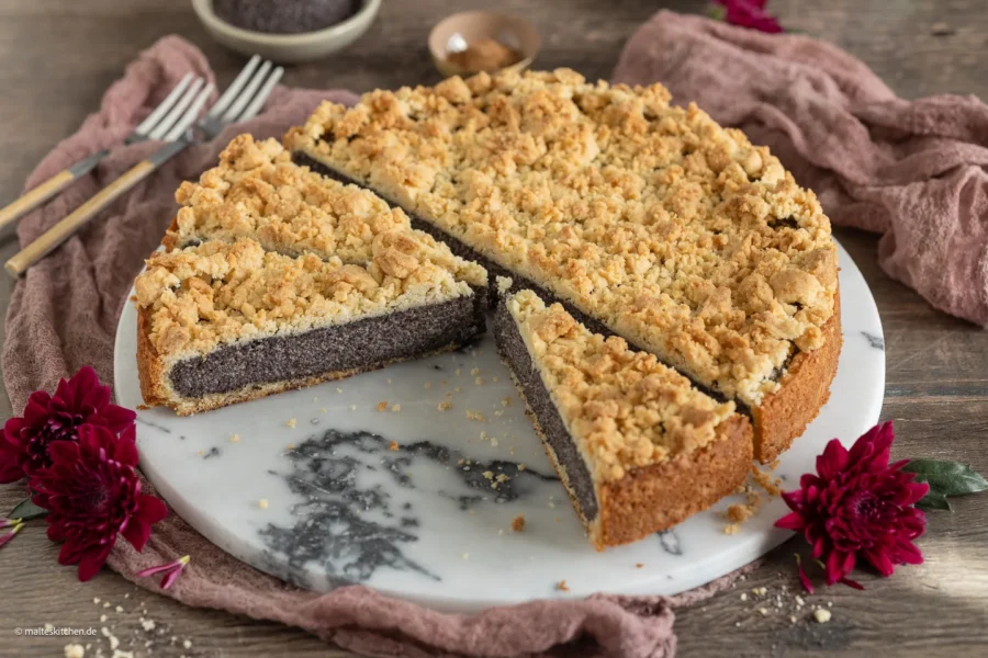 Mohnkuchen mit Streusel - Omas leckere Klassiker