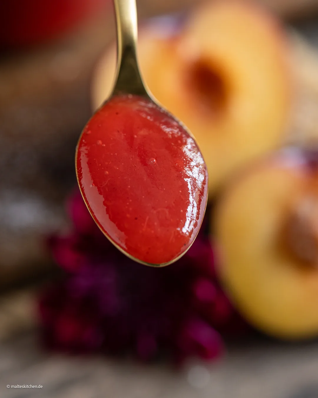 Süße Pflaumenmarmelade mit Zimt