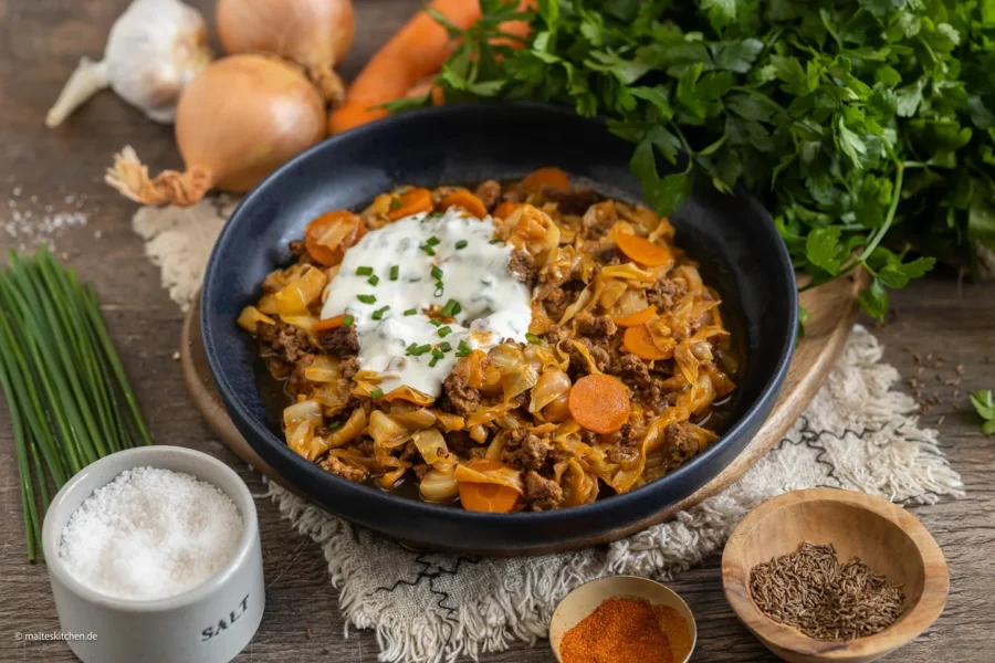 Deftige Spitzkohl-Hackfleisch-Pfanne