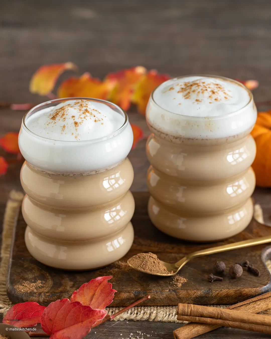 Leckerer Kaffe mit Pumpkin Spoice Gewürz