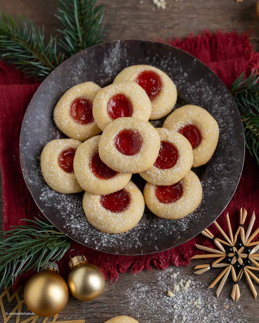 Super leckere Weihnachtsplätzchen mit Marmelade aus Mürbeteig