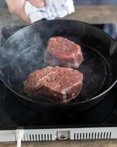Steak braten