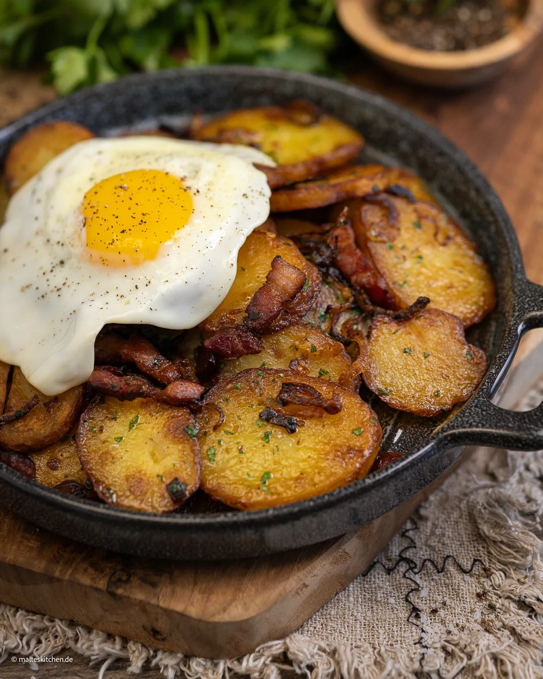 Bratkartoffeln mit Spiegelei