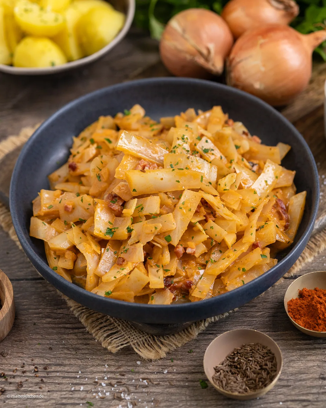 Spitzkohl mit Speck