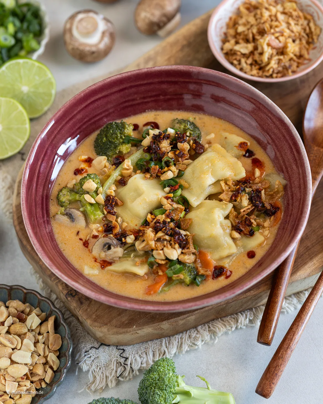 Asiatische Maultaschensuppe
