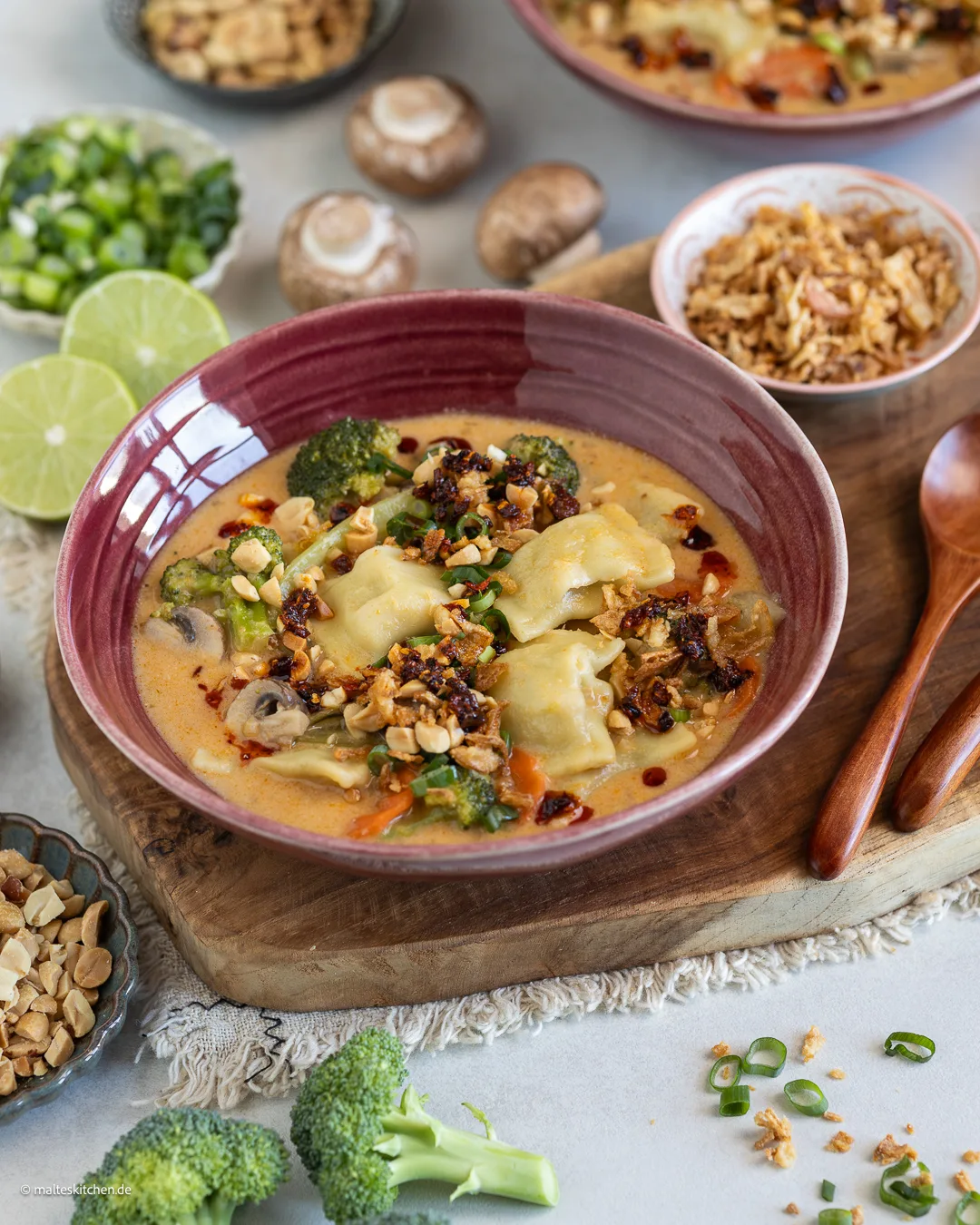 Asiatische Maultaschensuppe