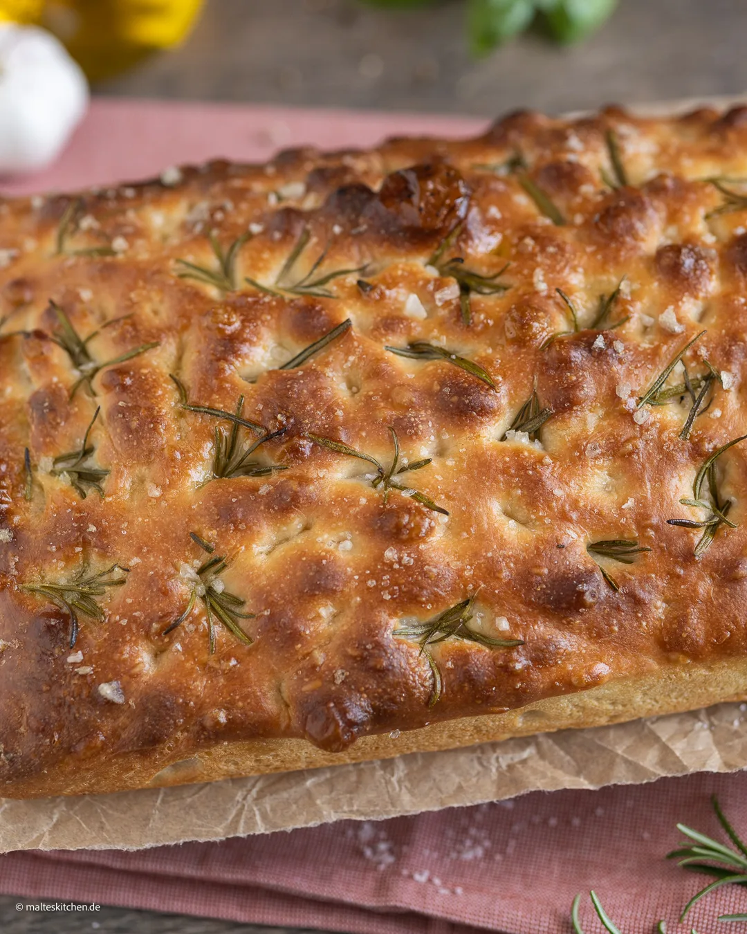 Focaccia mit Rosmarin und Meersalz