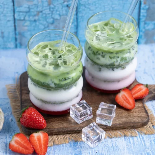 Strawberry Matcha Latte - das Trendgetränk für den Sommer