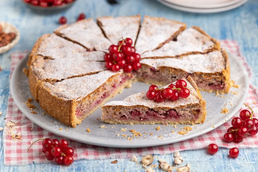 Omas Johannisbeerkuchen mit Baiser