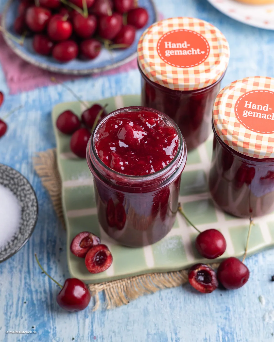 Marmelade mit Süßkirschen oder Sauerkirschen