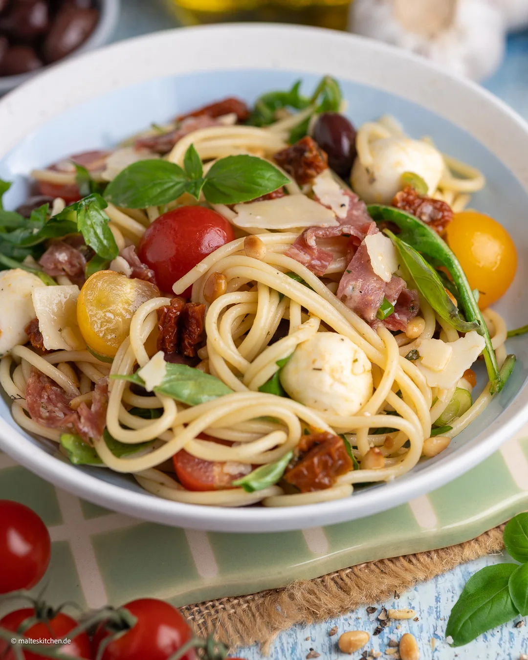 Spaghettisalat mit Salami